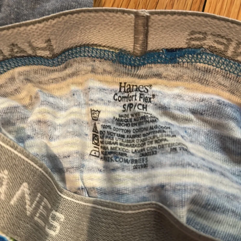 Hanes boys Six Pack Of Tagless Briefs (Assorted)